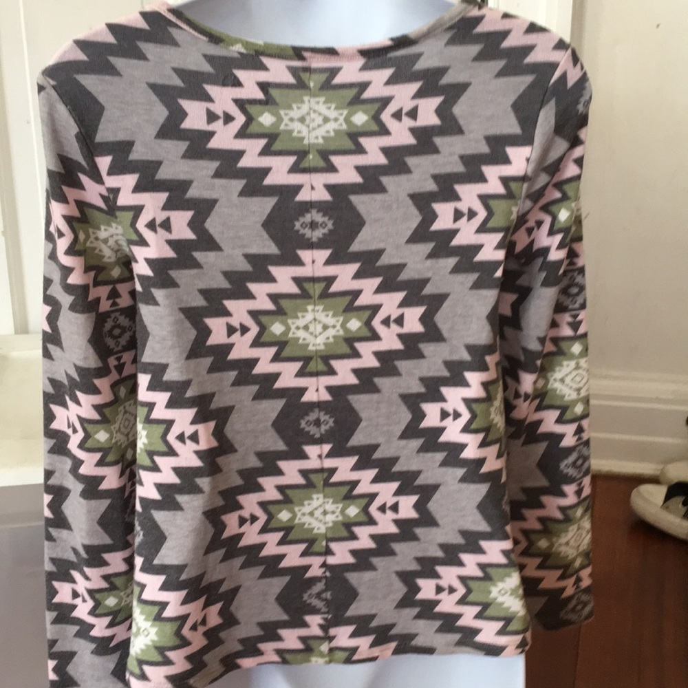 Patterned long sleeve - Picture 2 of 2
